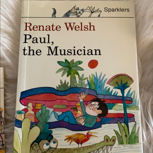 SALE!! Young readers novellas set of 7.   YA - Picture 9 of 16